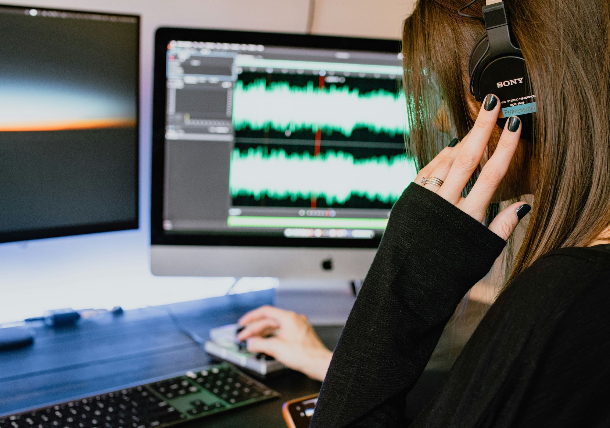 woman listening to audio quality - What Is Speech Synthesis